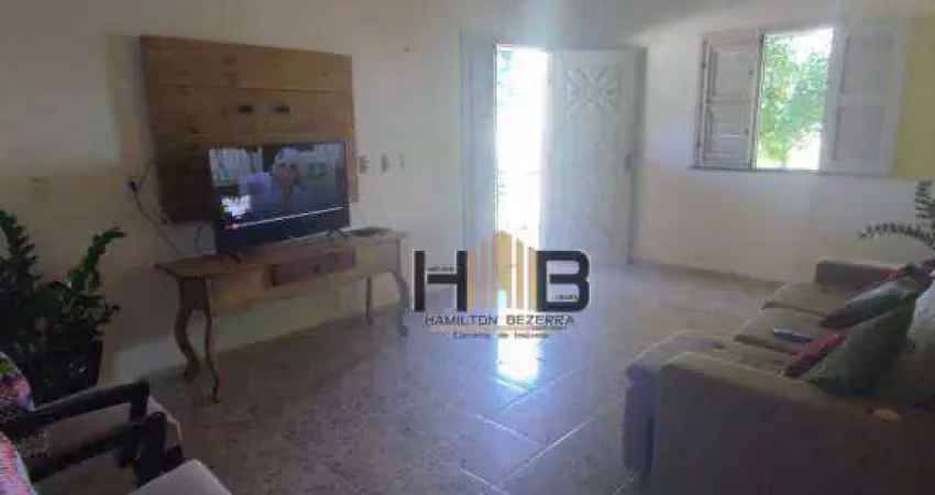 Casa Plana com terreno de 900m² todo arborizado com 2 dormitórios à venda, 170 m² por R$ 360.000 - Morro Branco - Beberibe/CE