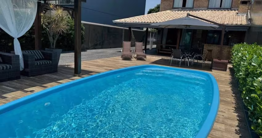 Casa para Venda em Penha, Centro, 4 dormitórios, 2 banheiros, 2 vagas