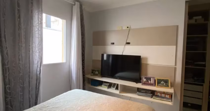 Sobrado de condomínio com 2 dormitórios, sendo 1suíte