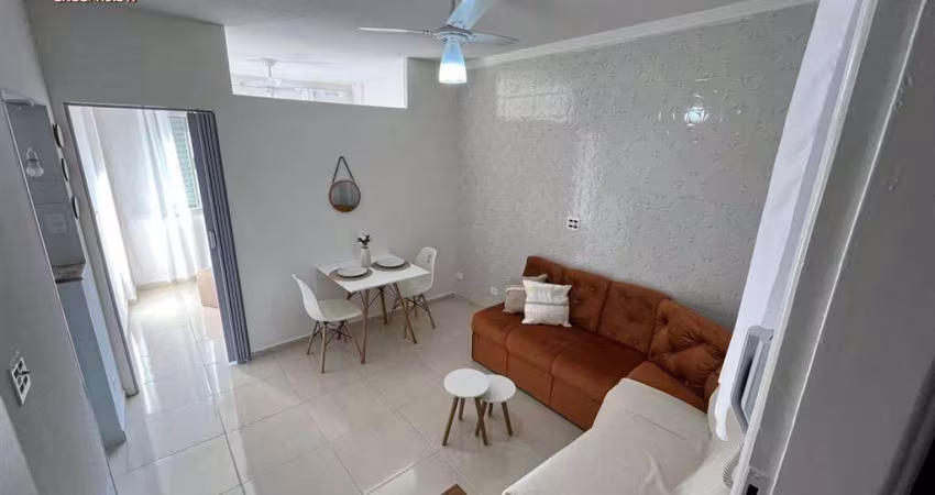 Apartamento kitnete dividida e reformada, 1 dormitório, 1 vaga e elevador no bairro Aviação em Praia Grande.
