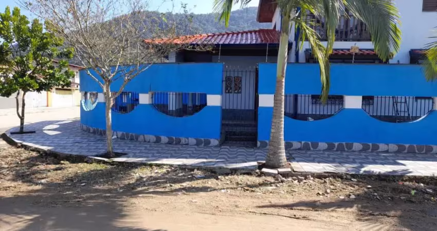 CASA COM 7 DORMITÓRIOS NO PEREQUE-AÇU.