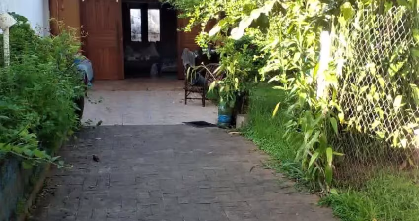 Casa com 3 dormitórios mais edícula na praia do lázaro em ubatuba!