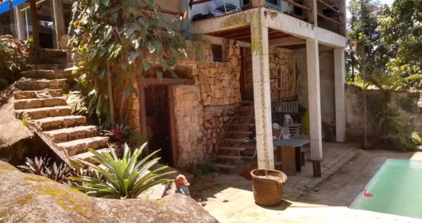 Casarão com 8 dormitórios vista mar à venda em ubatuba.