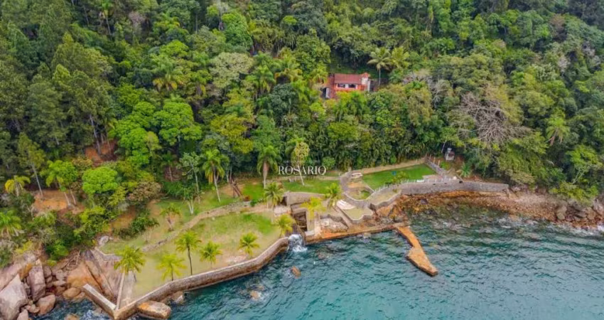 Casa frente mar na costeira de Ubatuba - Saco da Ribeira X praia do Flamengo.