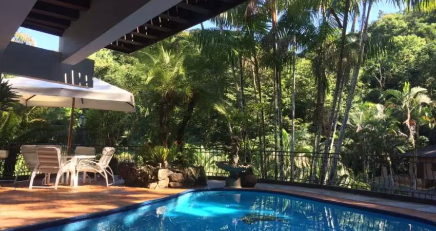 Casa única entre a mata e o mar em condomínio fechado- praia domingas dias- ubatuba -sp