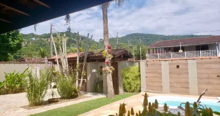 Casa com edicula à venda no jardim samambaia em ubatuba
