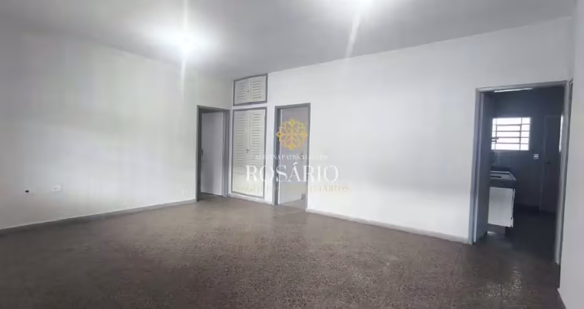 Casa com 7 cômodos no centro de ubatuba para locação comercial.
