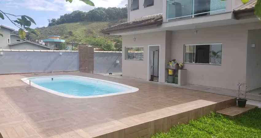Casa com 3 quartos para alugar em Horto Florestal, Ubatuba 