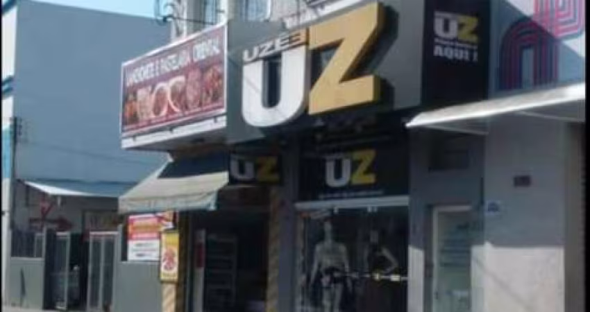 PRÉDIO COMERCIAL NO CENTRO DA CIDADE.