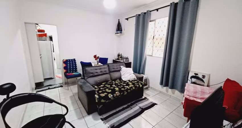 Apartamento térreo com 1 dormitório, À VENDA, no Boqueirão em Santos.