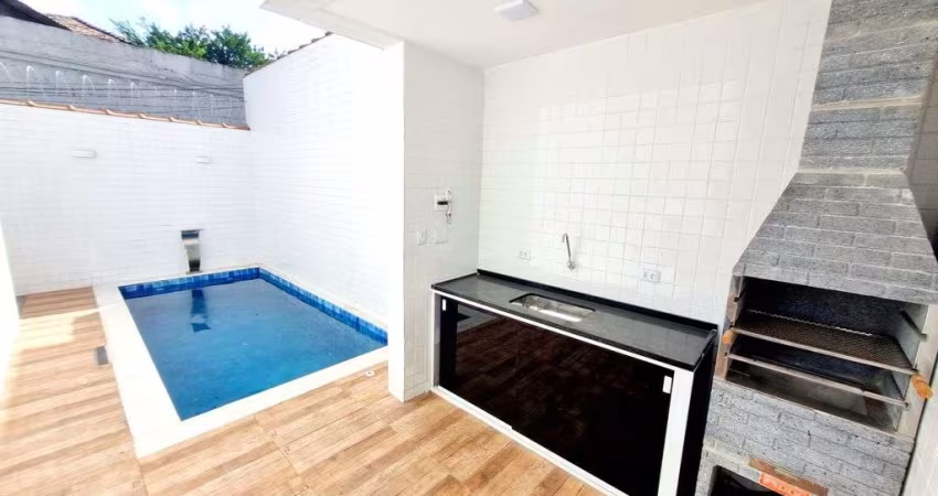 Sobreposta baixa com piscina e 3 suítes À VENDA no Embaré