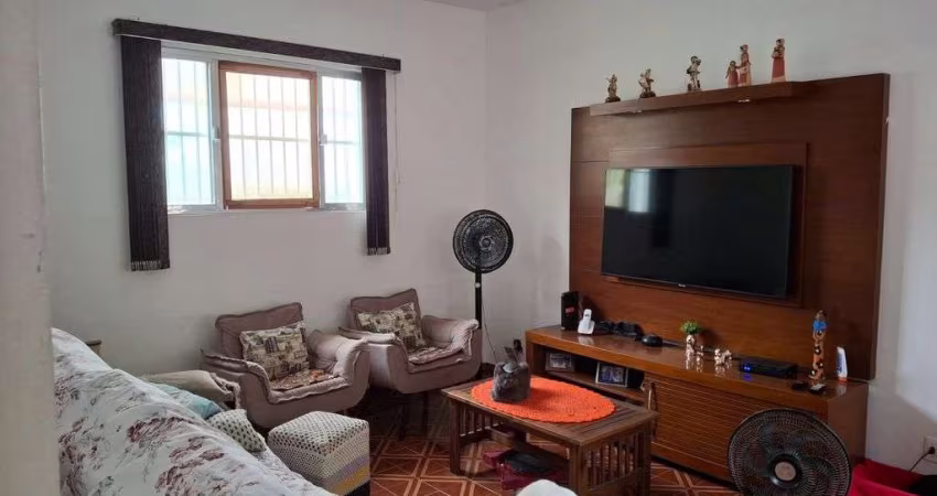 Casa com 3 dormitórios + edícula no Estuário