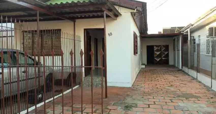 Casa com 3 quartos à venda na Primeiro de Maio, 86, Vila Jardim América, Cachoeirinha
