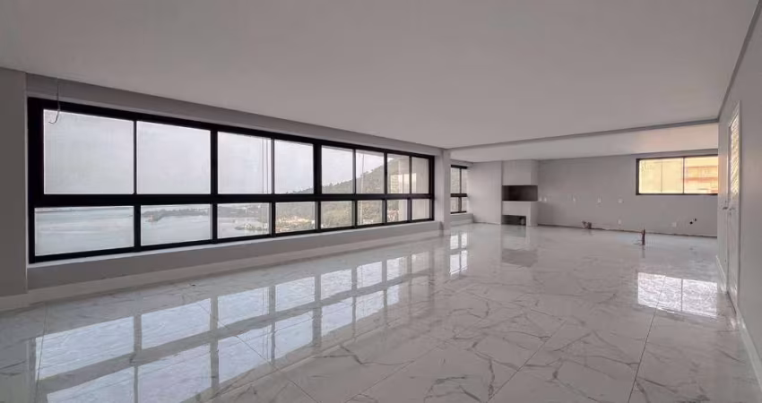 Apartamento com 1 suíte master e 3 suítes no bairro Fazenda em Itajaí
