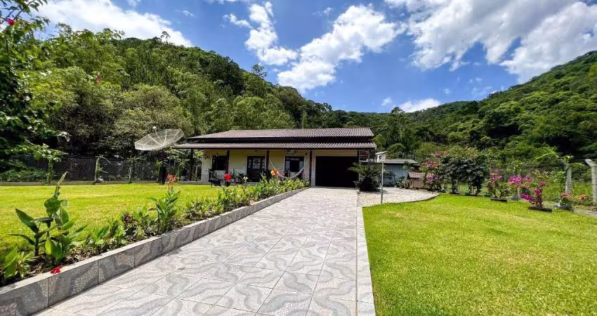 Casa com 2 suítes e 1 dormitório no bairro espinheiros em itajaí