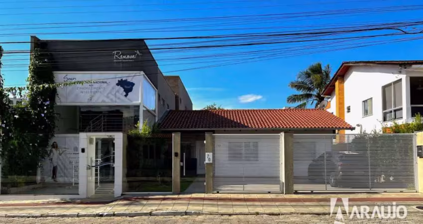 Casa com 1 suíte e 4 dormitórios + sala comercial no bairro são joão em itajaí