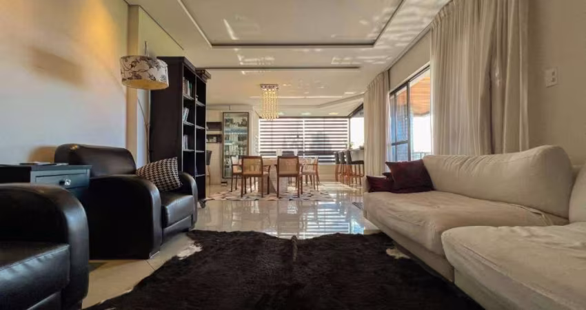 Apartamento semimobiliado com 4  suítes no Centro de Itajaí