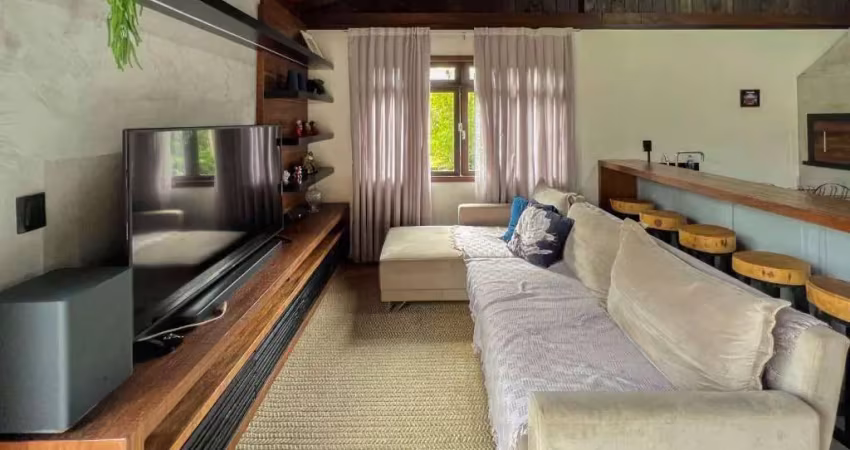 Terreno com casa medindo 3.300m² no centro de ilhota