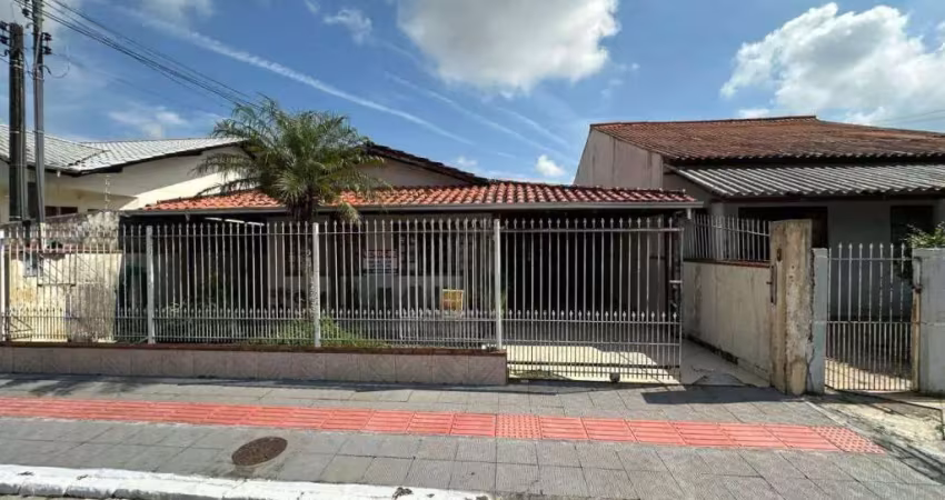 Casa com 2 dormitórios no bairro cordeiros em itajaí