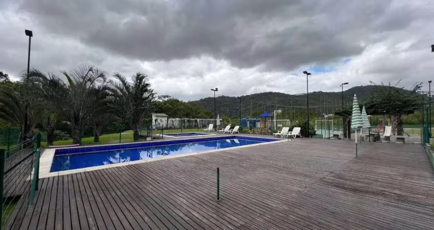 Apartamento com 2 dormitórios no bairro espinheiros em itajaí