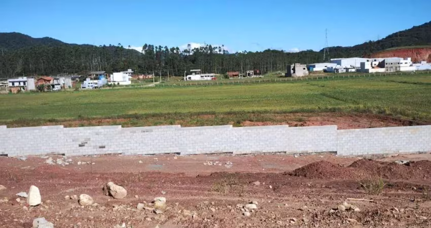 Terreno em condomínio fechado com 240m² no rio do meio em itajaí