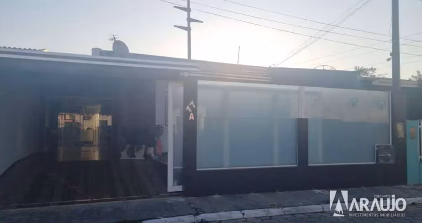 Casa com piscina e 1 suíte + 2 dormitórios no bairro espinheiros em itajaí