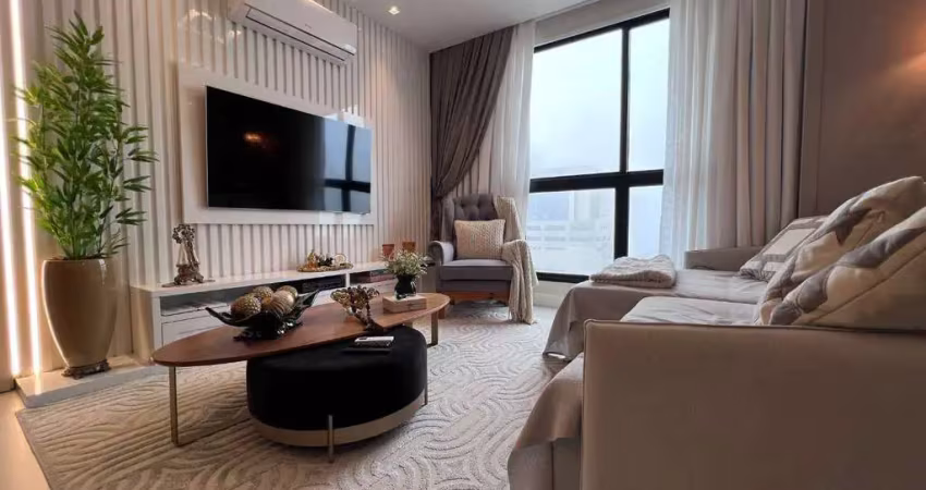 Apartamento mobiliado e equipado com 2 suítes no centro de itajaí