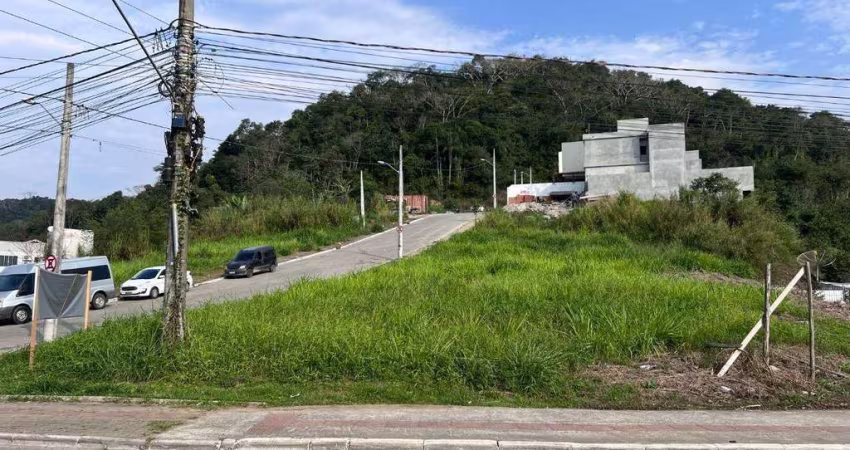 Terreno com 800 m² no bairro Espinheiros em Itajaí