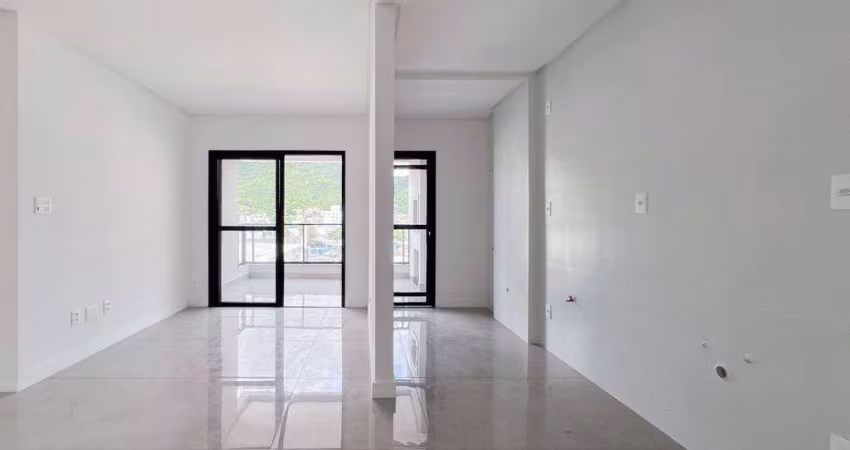 Apartamento com 1 suíte e 1 dormitório no bairro Fazenda em Itajaí