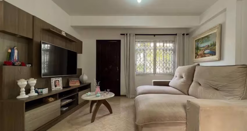Casa com 2 dormitórios no bairro são joão em itajaí