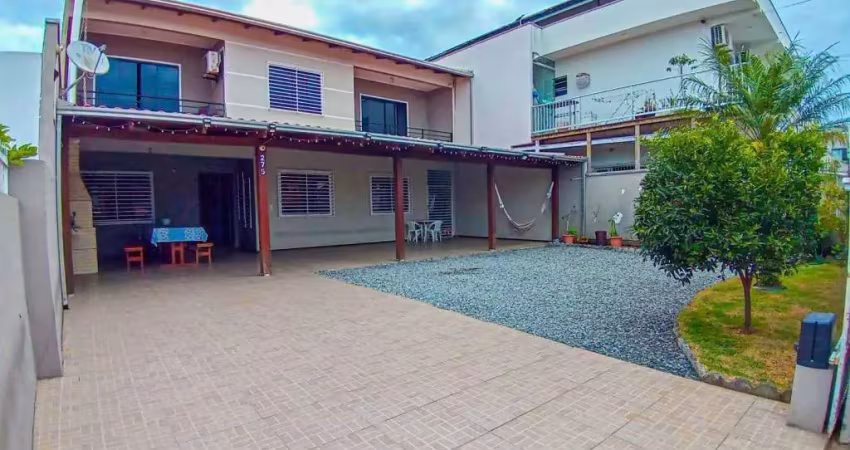 Casa mobiliada com 5 dormitórios sendo 3 suítes no são vicente em itajaí