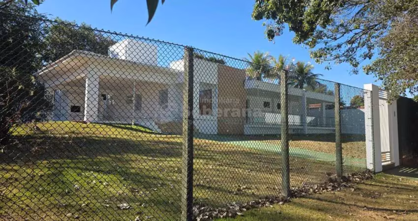 Casa em condomínio fechado com 3 quartos para alugar no Parque Xangrilá, Campinas 