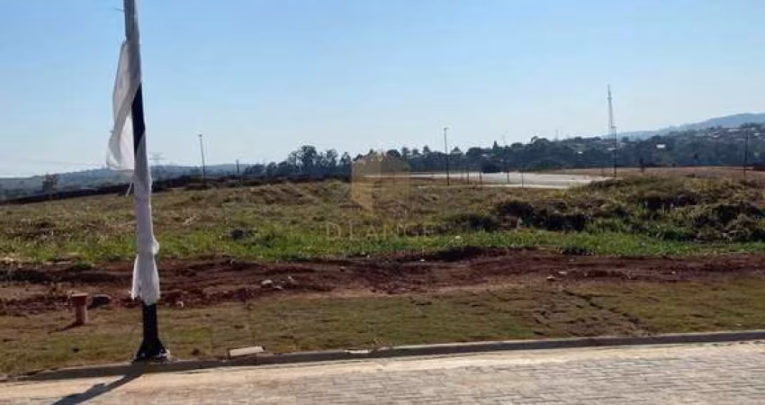 Terreno à venda no Condomínio Sainte Anne em Sousas.