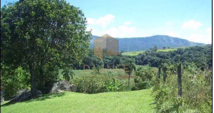 Sítio à venda em Santana de Parnaíba