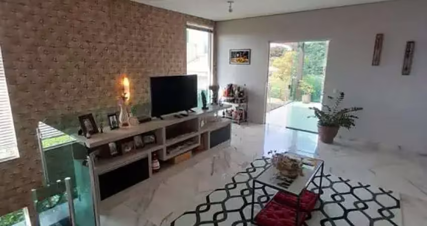 Casa condomínio com portaria 24 horas, próximo a fornac