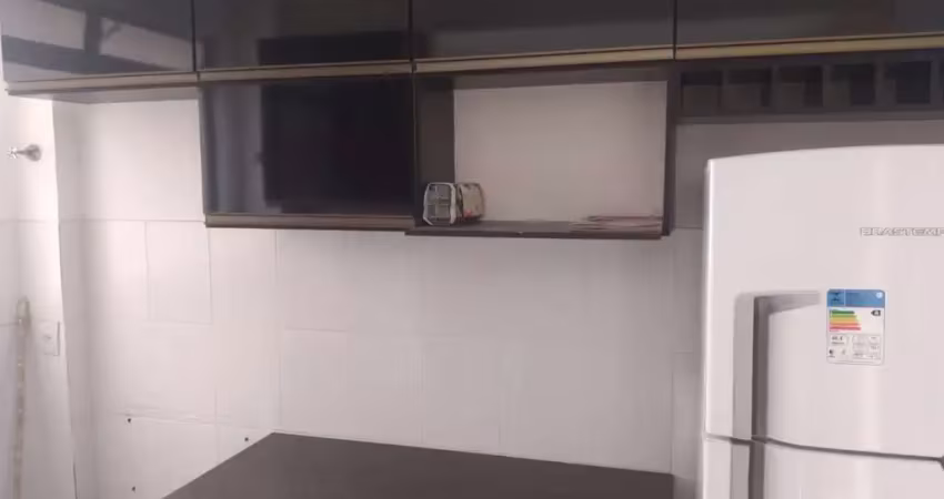 Apartamento em condomínio com 02 quartos próximo ao cismep