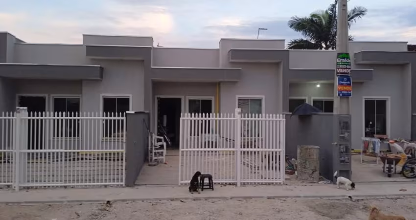 Casa com 2 quartos à venda na Rua Jamaica, 252, Balneário Gaivotas, Matinhos