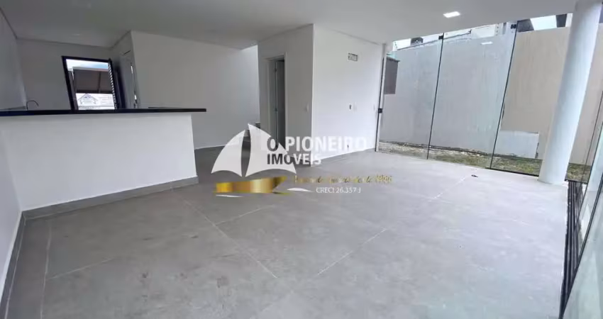 Casa em condomínio à venda em juquehy, a poucos metros da praia