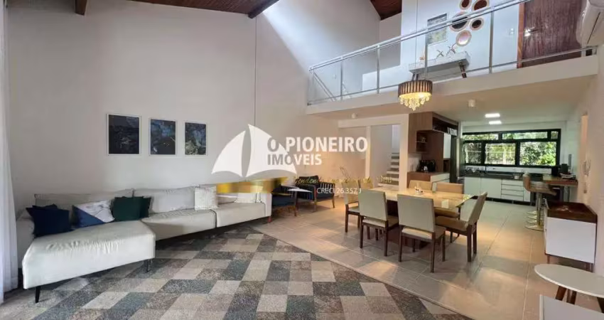 Casa de condomínio para temporada e venda em barra do una.