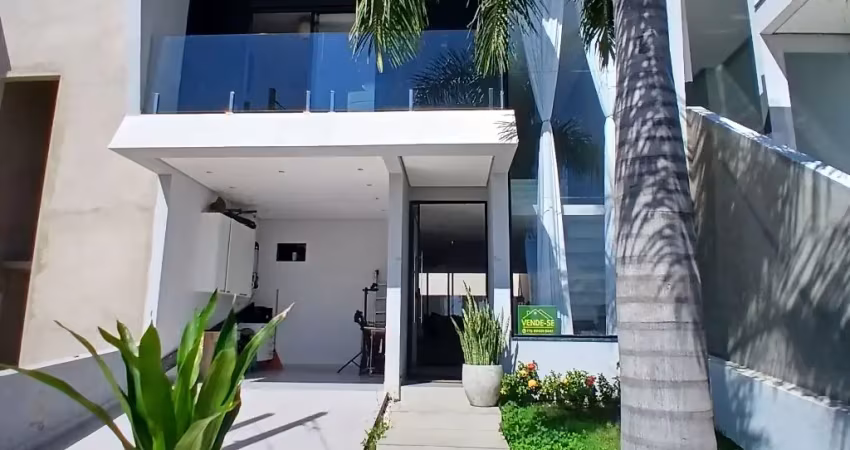 Casa em condomínio fechado Horto Villagio com 3 dormitórios