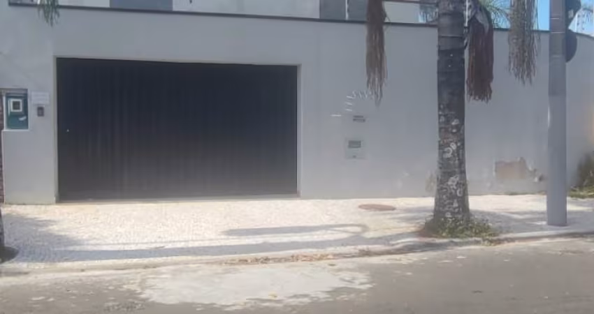 Encantador sobrado à venda no cobiçado Jardim Nova Europa, em Campinas!