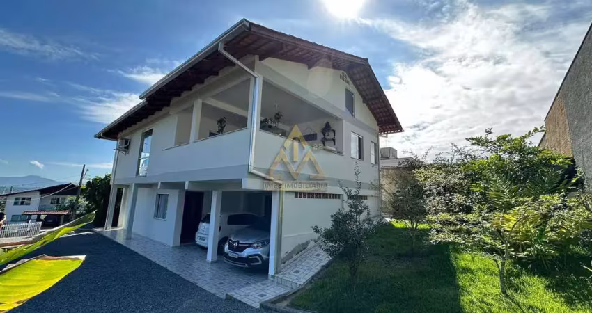 Casa com 4 quartos à venda em Água Verde, Blumenau 