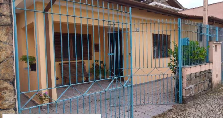 Casa para Venda no Centro - Caraguatatuba