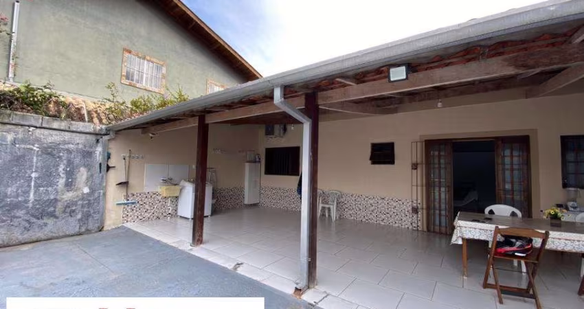 Casa confortável, com lote grande na frente - Ac. Financ. Banc;