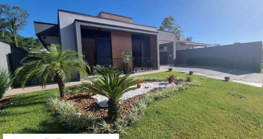 Casa de alto padrão com piscina e espaço gourmet - Mar Verde