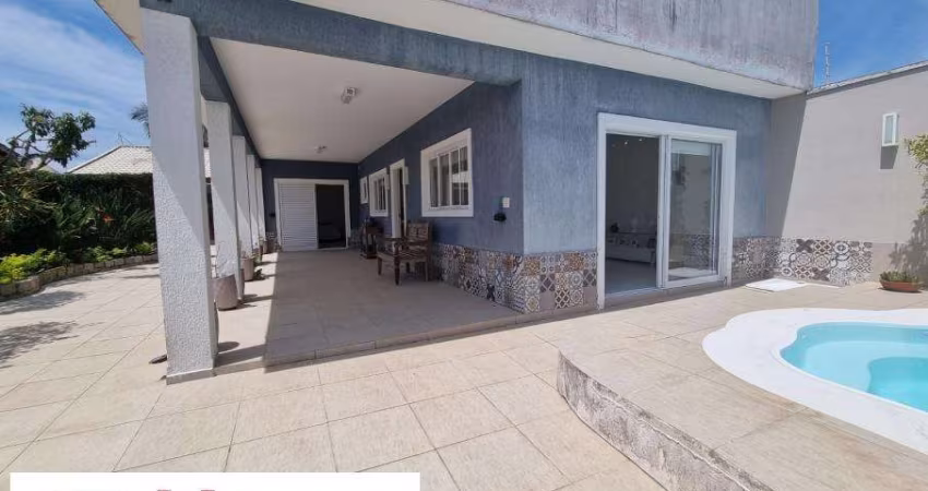 Casa médio padrão, acabamento fino, piscina e espaço gourmet