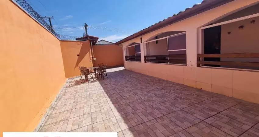 Casa com dois dormitórios e uma edícula - Indaiá