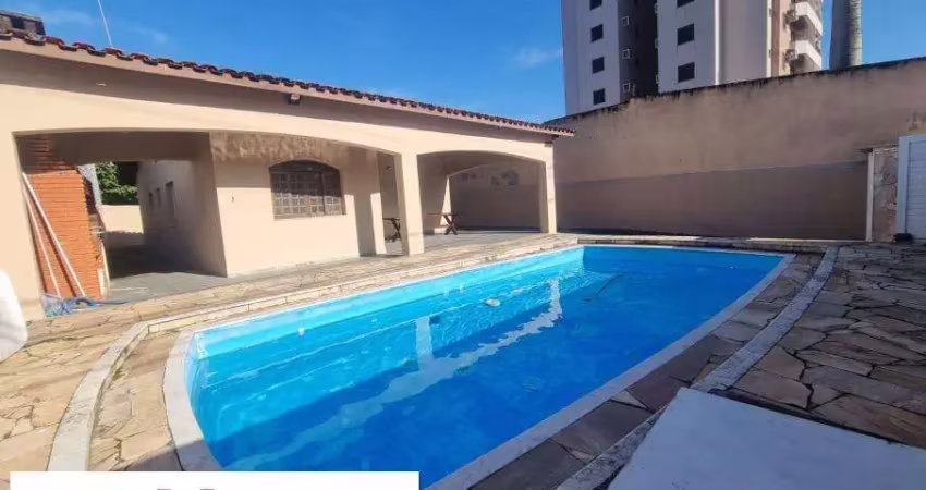 Casa quase pé na areia com piscina - Martim de Sá