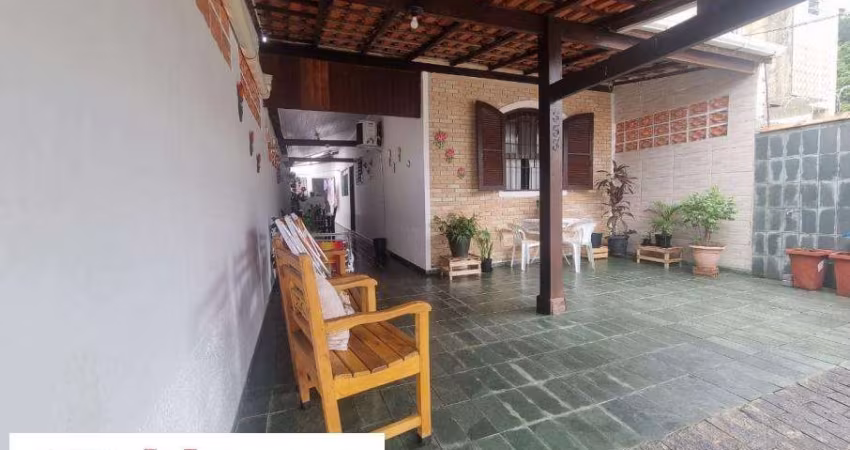 Casa para venda na região Central de Caraguatatuba