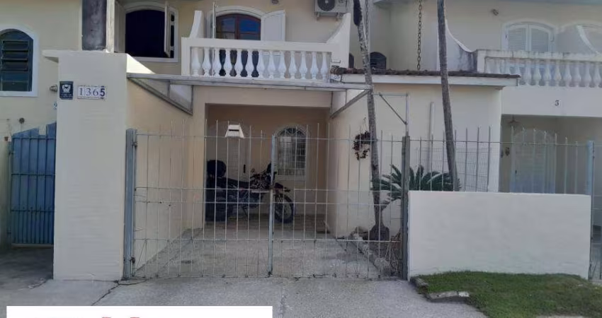 Sobrado em condomínio, com área de lazer - Ac. Financ.Bancário